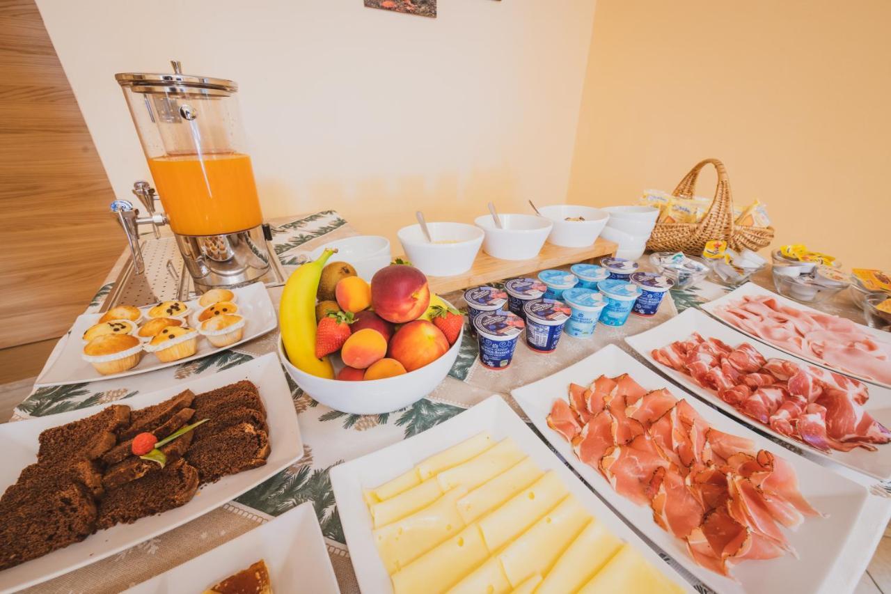 Albergo Casavecchia Tiarno di Sopra Екстер'єр фото