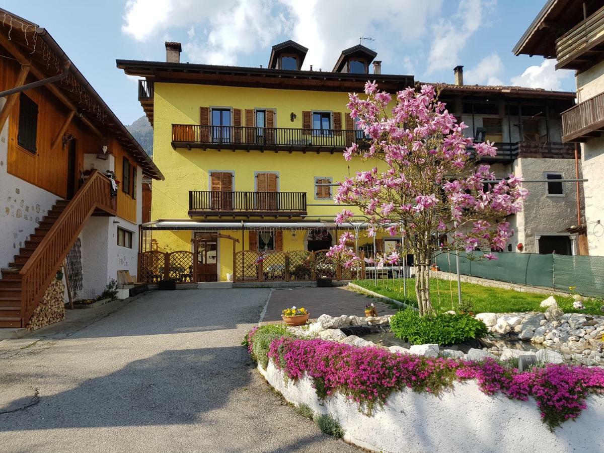 Albergo Casavecchia Tiarno di Sopra Екстер'єр фото
